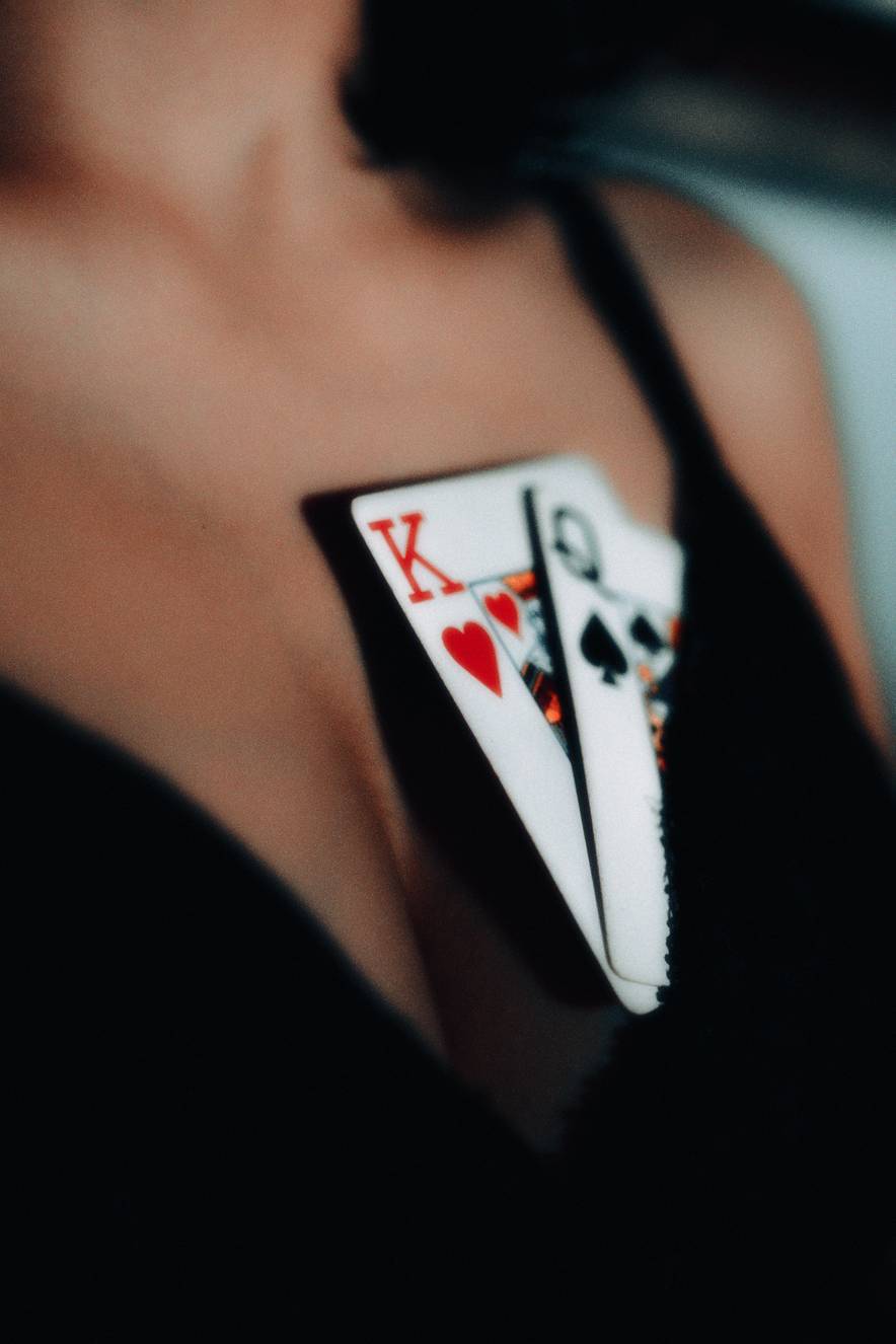 Why Live Casino Games Became Mainstream Why Live Casino Games Became Mainstream